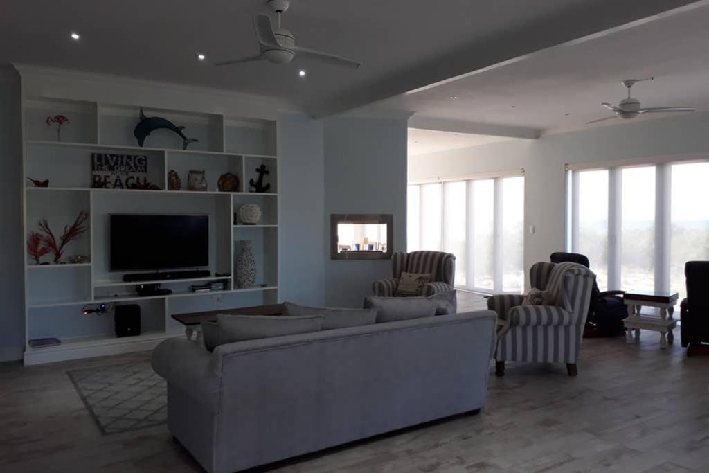 Dolphin Retreat Villa Jeffreysbaai Buitenkant foto